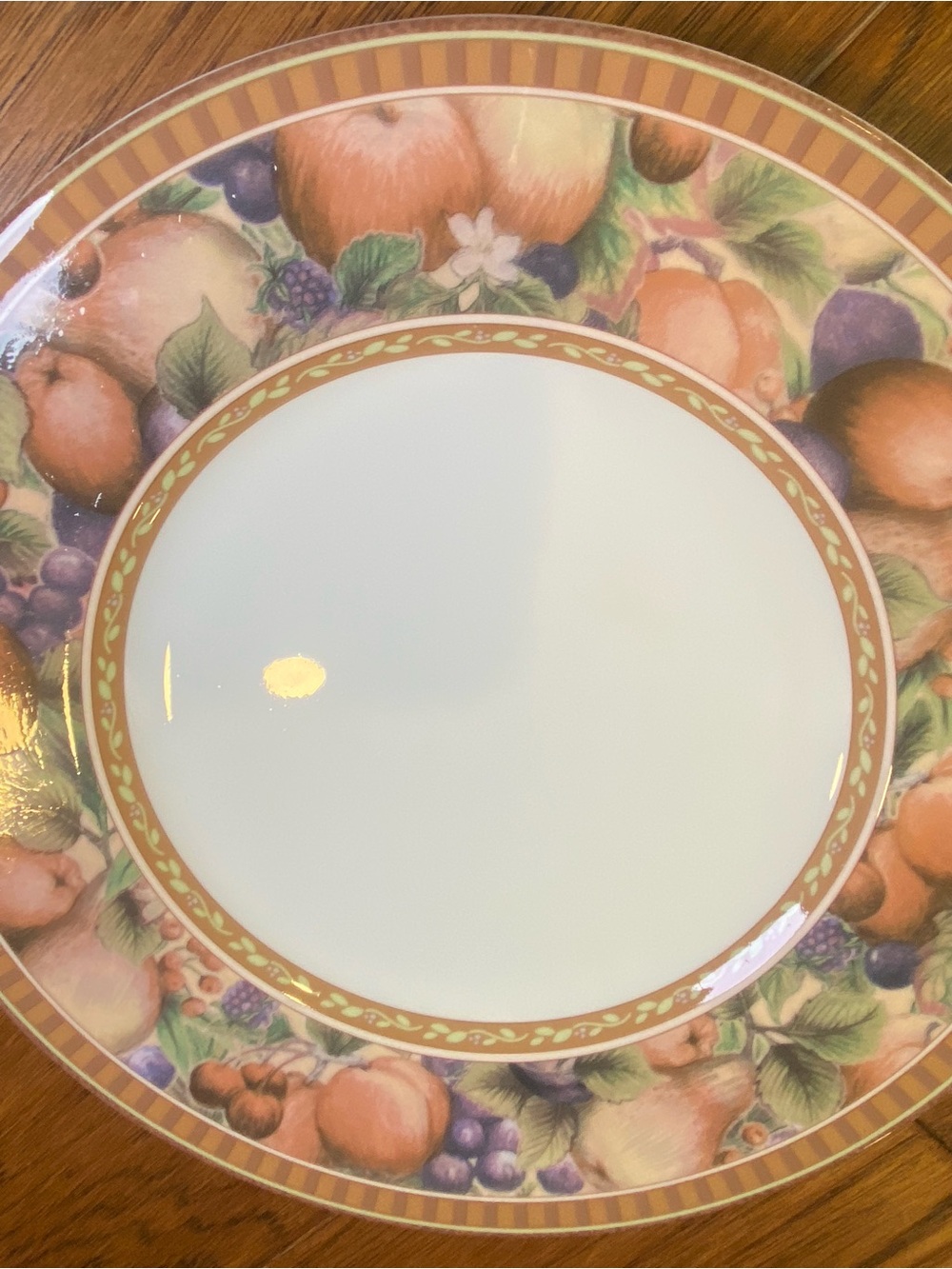 Fitz and Floyd Fruit Medley Dinner‎ Plate - Orange, Purple & Green - Picture 2 of 6